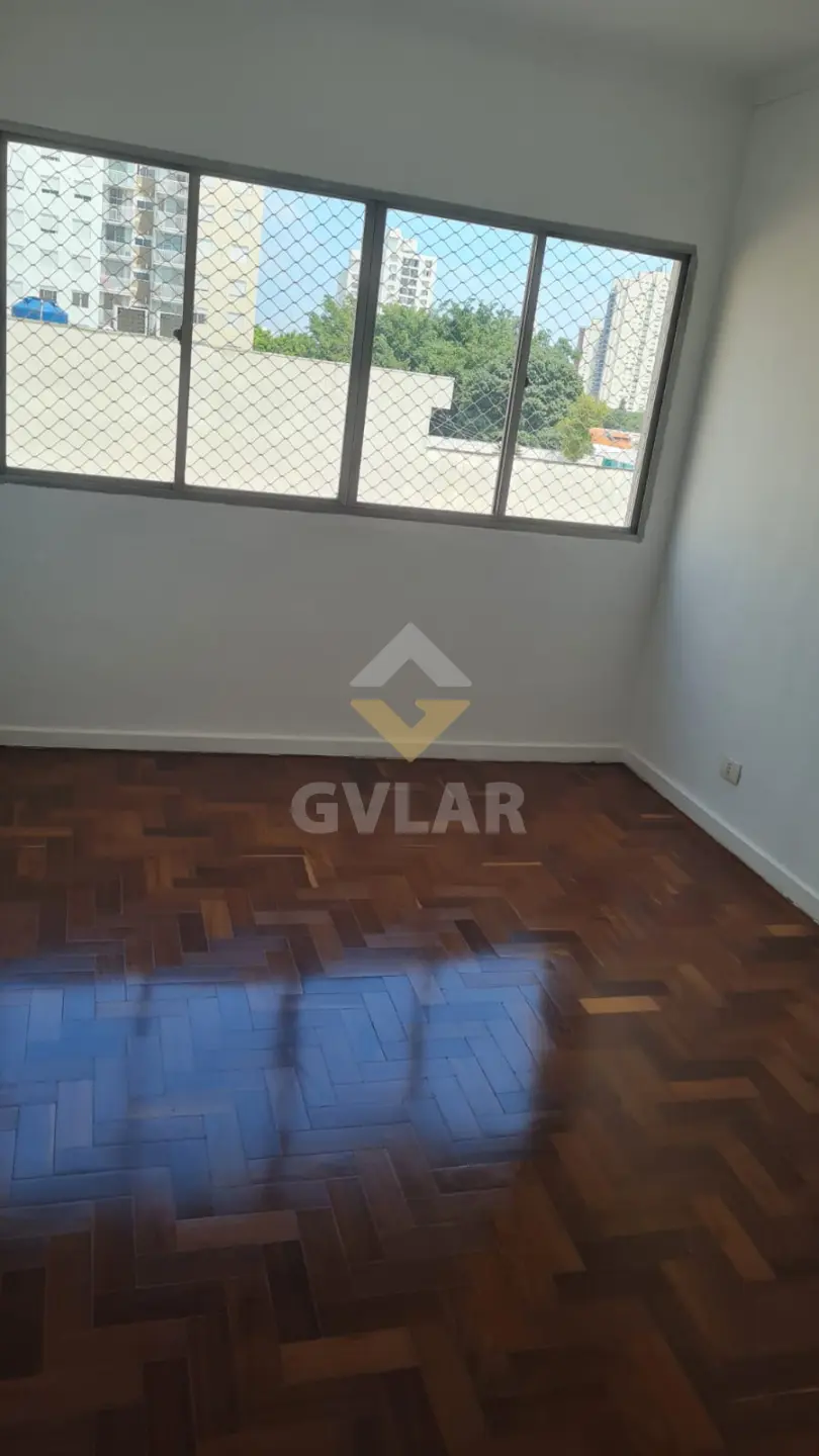 AMPLO APARTAMENTO A VENDA NA MOOCA.